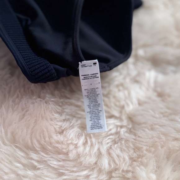 Nike Swoosh Light Support
Women's Non-Padded Sports Bra - Picture 4 of 5